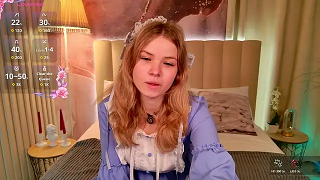 Snapshot of ChloeWells chatting on June 2026 03:31:01 AM ChloeWells online show from June 2026 03:31:01 AM