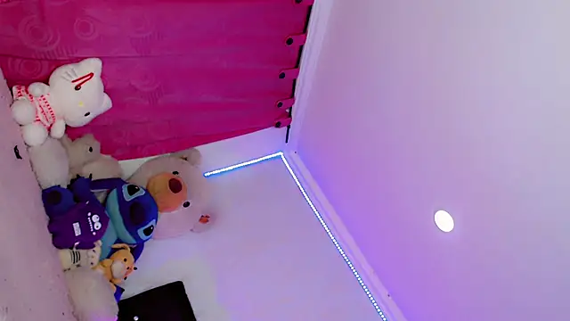HeidiVanessa online show from July 2026 01:33:01 AM