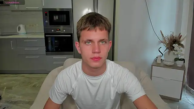 Snapshot of m0neyken chatting on July 2026 02:33:01 AM m0neyken online show from July 2026 02:33:01 AM