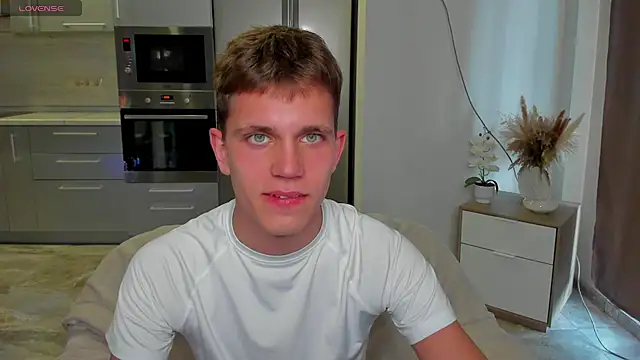 Snapshot of m0neyken chatting on August 2026 02:15:01 AM m0neyken online show from August 2026 02:15:01 AM