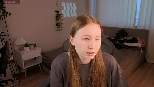Snapshot of LiliTiny chatting on July 2026 01:23:01 AM LiliTiny online show from July 2026 01:23:01 AM
