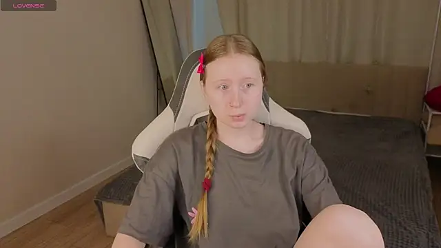 Snapshot of LiliTiny chatting on July 2026 01:35:01 AM LiliTiny online show from July 2026 01:35:01 AM