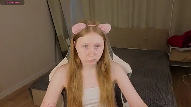 Snapshot of LiliTiny chatting on July 2026 01:41:01 AM LiliTiny online show from July 2026 01:41:01 AM