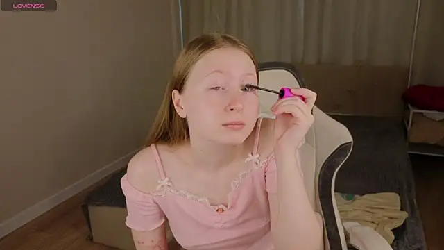 Snapshot of LiliTiny chatting on July 2026 01:10:02 AM LiliTiny online show from July 2026 01:10:02 AM