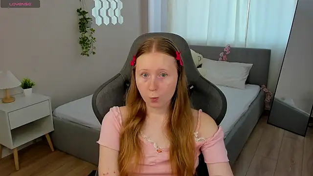Snapshot of LiliTiny chatting on July 2026 03:21:01 AM LiliTiny online show from July 2026 03:21:01 AM