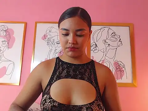 Snapshot of MiaRosse_8 chatting on July 2026 12:43:01 PM MiaRosse 8 online show from July 2026 12:43:01 PM