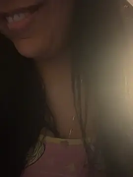 Snapshot of Quiqui28 chatting on June 2026 04:21:02 AM Quiqui28 online show from June 2026 04:21:02 AM