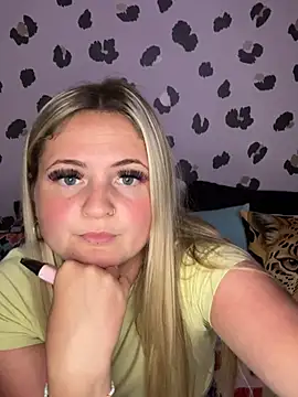 Snapshot of Juicy_BabeXo chatting on July 2026 08:56:01 PM Juicy BabeXo online show from July 2026 08:56:01 PM