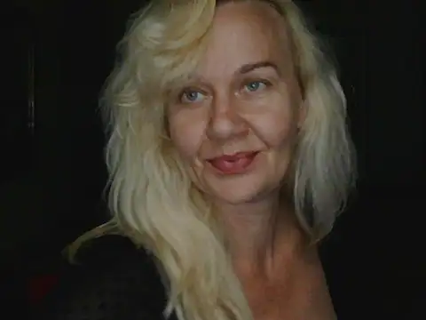 Snapshot of Ravelynni chatting on July 2026 02:25:02 PM Ravelynni online show from July 2026 02:25:02 PM