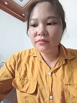 Snapshot of Holy-mi chatting on July 2026 06:11:02 AM Holy-mi online show from July 2026 06:11:02 AM