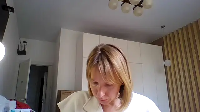 Snapshot of Deloriada chatting on July 2026 04:37:02 AM Deloriada online show from July 2026 04:37:02 AM