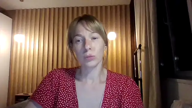 Snapshot of Deloriada chatting on July 2026 04:02:02 PM Deloriada online show from July 2026 04:02:02 PM