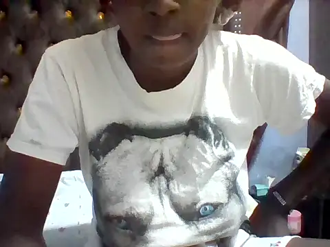 Snapshot of Access-Cute chatting on June 2026 09:52:01 AM Access-Cute online show from June 2026 09:52:01 AM