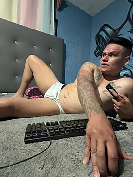 LatinoLeones online show from August 2026 04:36:02 AM