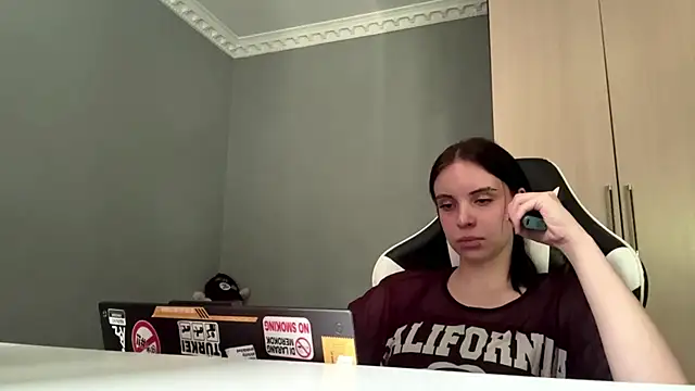 martinienjoyer online show from July 2026 10:08:01 AM
