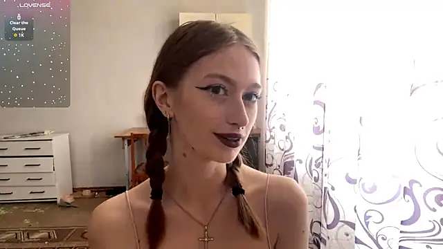 Snapshot of NicoleLouis chatting on June 2026 09:06:02 AM NicoleLouis online show from June 2026 09:06:02 AM