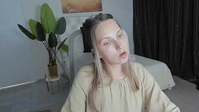 ErinWise online show from July 2026 03:21:02 PM