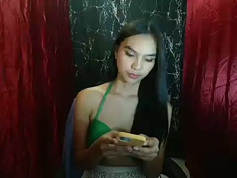 Snapshot of BlackBarbie4u chatting on December 2024 06:29:02 AM BlackBarbie4u online show from December 2024 06:29:02 AM