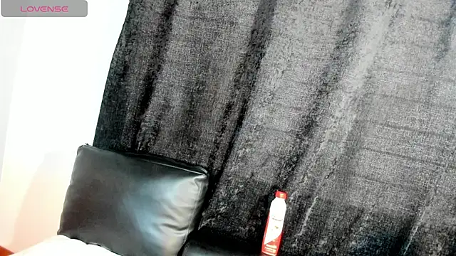 love amor  online show from April 2026 09:39:01 PM