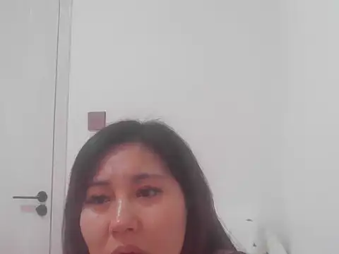 Snapshot of cutelyyyx chatting on June 2026 07:36:01 AM cutelyyyx online show from June 2026 07:36:01 AM