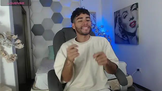 AlejandroGreco online show from June 2026 06:34:01 PM