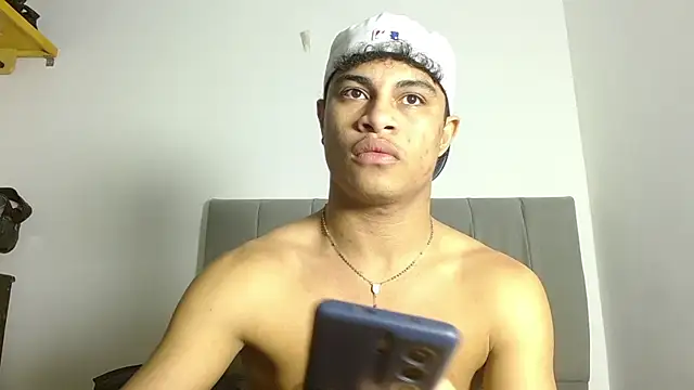 Snapshot of Jose_And_Daniel chatting on June 2026 04:50:01 AM Jose And Daniel online show from June 2026 04:50:01 AM