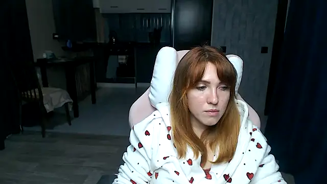 Snapshot of Reginasmilee chatting on October 2025 01:07:02 PM Reginasmilee online show from October 2025 01:07:02 PM