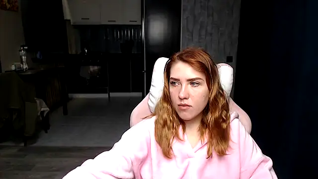 Snapshot of Reginasmilee chatting on October 2025 12:47:02 AM Reginasmilee online show from October 2025 12:47:02 AM