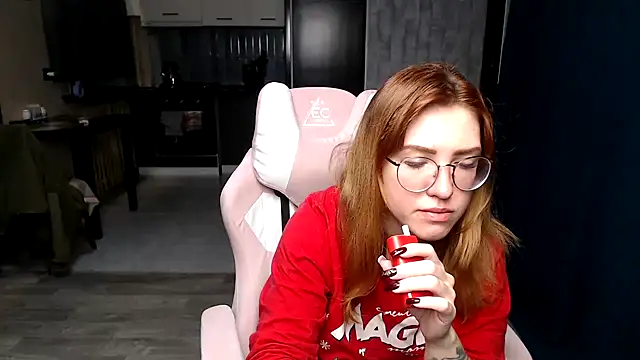 Snapshot of Reginasmilee chatting on October 2025 01:30:01 AM Reginasmilee online show from October 2025 01:30:01 AM