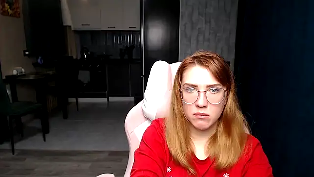 Snapshot of Reginasmilee chatting on October 2025 12:45:01 AM Reginasmilee online show from October 2025 12:45:01 AM