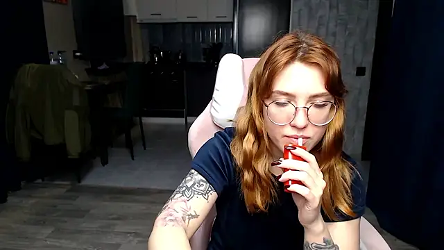 Snapshot of Reginasmilee chatting on November 2025 01:16:01 AM Reginasmilee online show from November 2025 01:16:01 AM