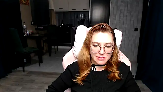 Snapshot of Reginasmilee chatting on November 2025 01:28:02 AM Reginasmilee online show from November 2025 01:28:02 AM