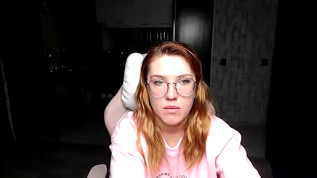 Snapshot of Reginasmilee chatting on November 2025 01:37:01 AM Reginasmilee online show from November 2025 01:37:01 AM