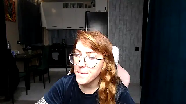 Snapshot of Reginasmilee chatting on November 2025 04:07:02 AM Reginasmilee online show from November 2025 04:07:02 AM