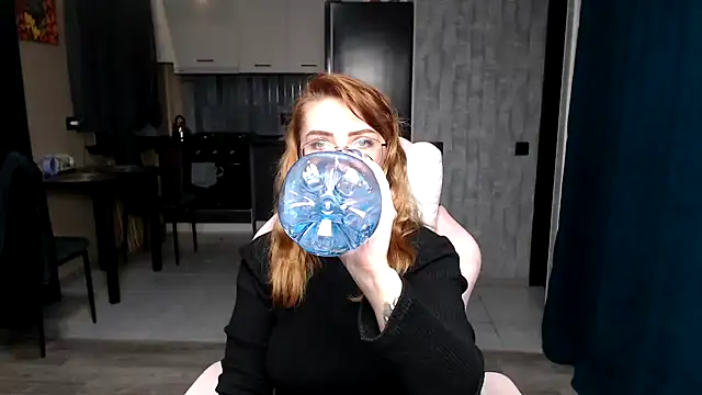 Snapshot of Reginasmilee chatting on November 2025 01:55:01 AM Reginasmilee online show from November 2025 01:55:01 AM