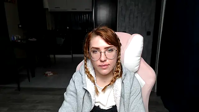 Snapshot of Reginasmilee chatting on November 2025 02:01:01 AM Reginasmilee online show from November 2025 02:01:01 AM