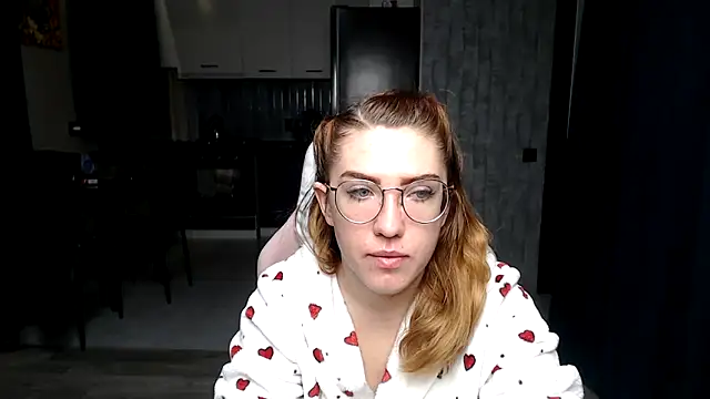 Snapshot of Reginasmilee chatting on November 2025 12:33:01 AM Reginasmilee online show from November 2025 12:33:01 AM