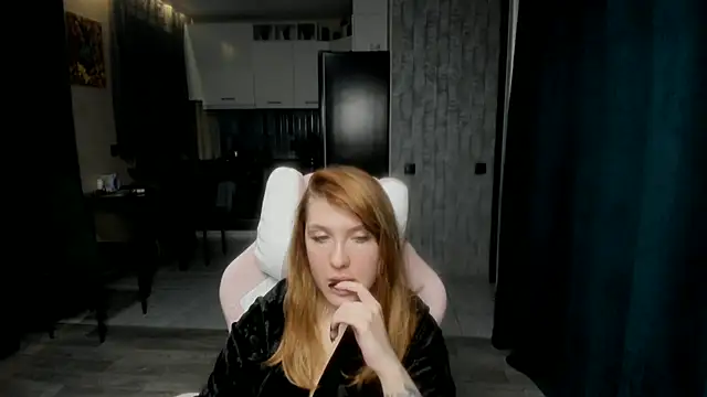 Snapshot of Reginasmilee chatting on November 2025 03:03:02 PM Reginasmilee online show from November 2025 03:03:02 PM