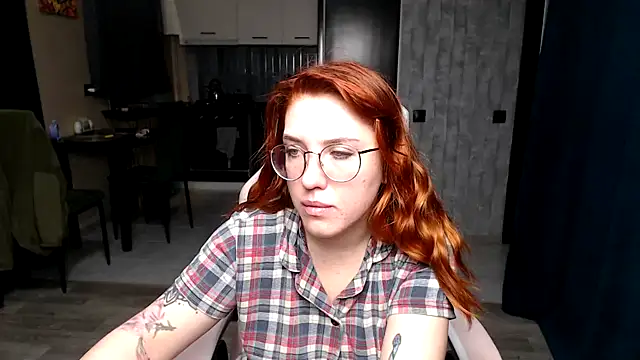 Snapshot of Reginasmilee chatting on December 2025 12:41:02 AM Reginasmilee online show from December 2025 12:41:02 AM