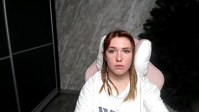 Snapshot of Reginasmilee chatting on January 2026 02:08:01 PM Reginasmilee online show from January 2026 02:08:01 PM