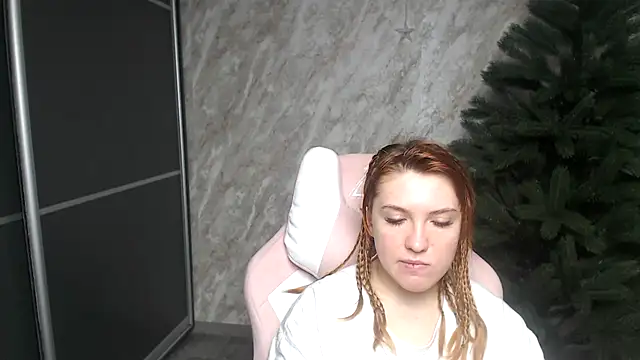 Snapshot of Reginasmilee chatting on January 2026 02:16:01 AM Reginasmilee online show from January 2026 02:16:01 AM