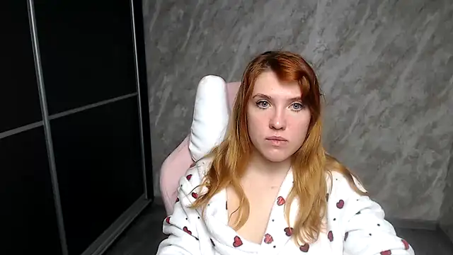 Snapshot of Reginasmilee chatting on January 2026 12:25:02 AM Reginasmilee online show from January 2026 12:25:02 AM