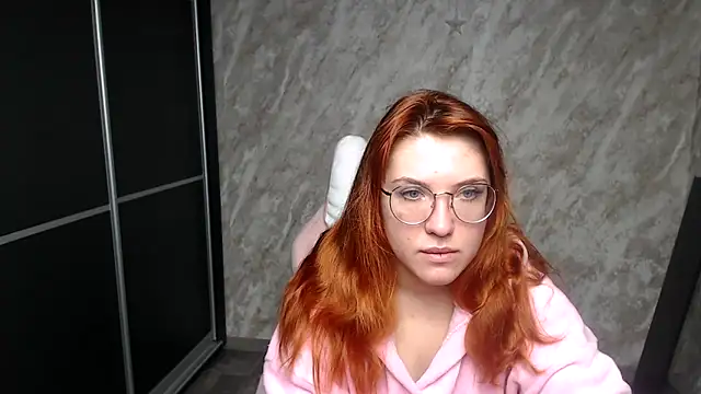 Snapshot of Reginasmilee chatting on February 2026 02:28:01 AM Reginasmilee online show from February 2026 02:28:01 AM