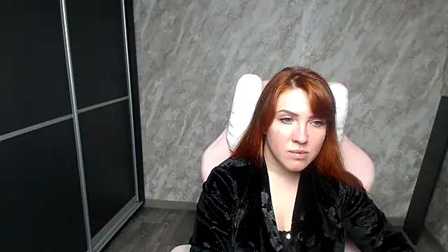 Snapshot of Reginasmilee chatting on February 2026 08:51:01 AM Reginasmilee online show from February 2026 08:51:01 AM