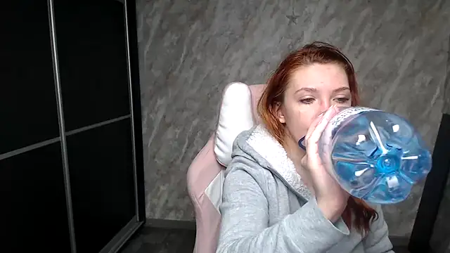 Snapshot of Reginasmilee chatting on February 2026 01:53:02 AM Reginasmilee online show from February 2026 01:53:02 AM