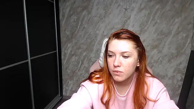 Snapshot of Reginasmilee chatting on February 2026 12:47:02 AM Reginasmilee online show from February 2026 12:47:02 AM