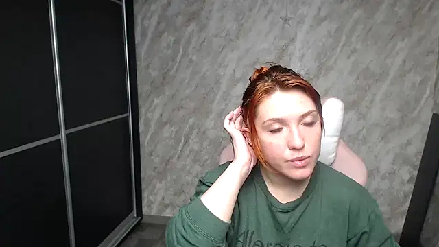 Snapshot of Reginasmilee chatting on February 2026 05:28:02 PM Reginasmilee online show from February 2026 05:28:02 PM