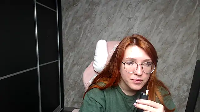 Snapshot of Reginasmilee chatting on February 2026 05:39:02 PM Reginasmilee online show from February 2026 05:39:02 PM