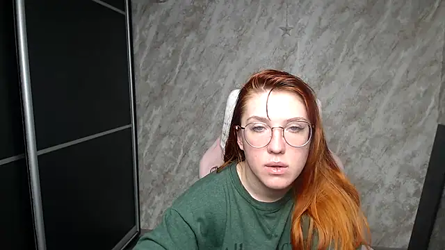 Snapshot of Reginasmilee chatting on February 2026 03:39:02 PM Reginasmilee online show from February 2026 03:39:02 PM