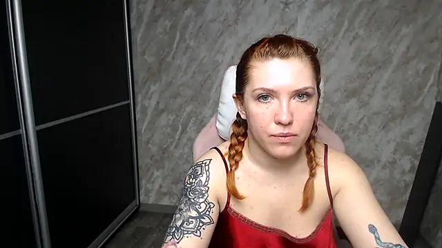 Snapshot of Reginasmilee chatting on February 2026 02:30:02 AM Reginasmilee online show from February 2026 02:30:02 AM